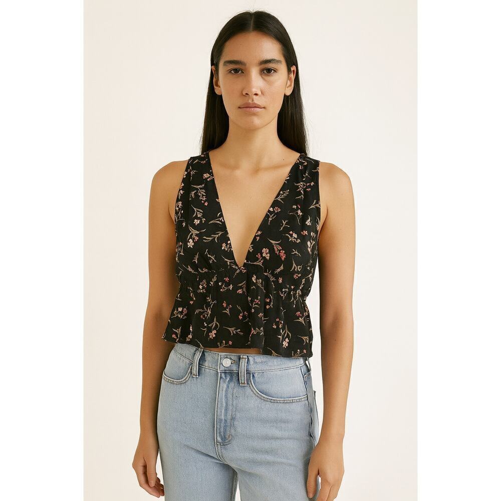 Urban Outfitters Deep V Floral Babydoll Crop Sleeveless Blouse Size XS